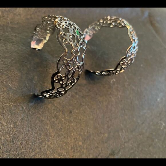 Black Metal Lace Earrings  - Picture 5 of 6